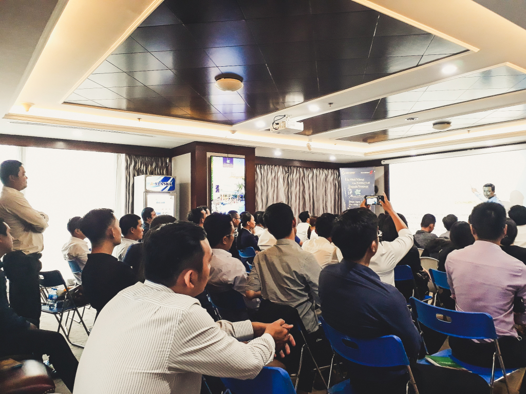 Giám đốc Hoàng Đức Dũng trực tiếp training tiềm năng phát triển của Nam Đảo - Phú Quốc