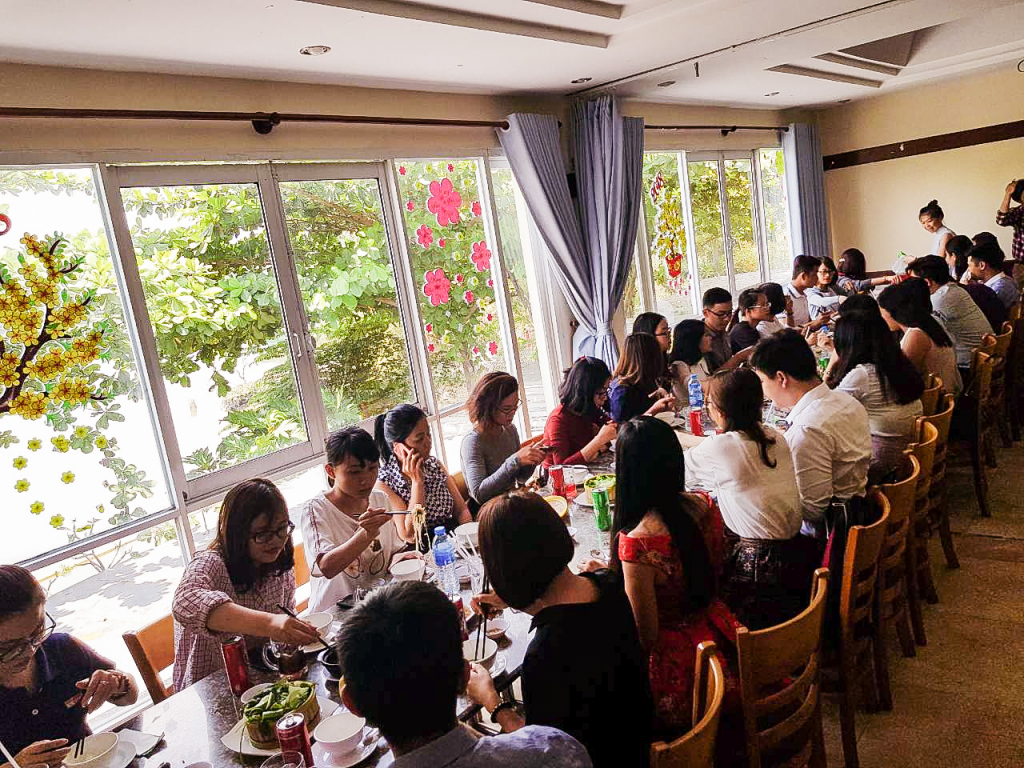 Bữa tiệc sum họp nhân ngày 8-3 của Nhà Đại Phát